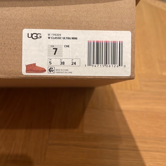 *SOLD on another platform* BNIB UGG Classic Ultra Mini - Picture 6 of 6